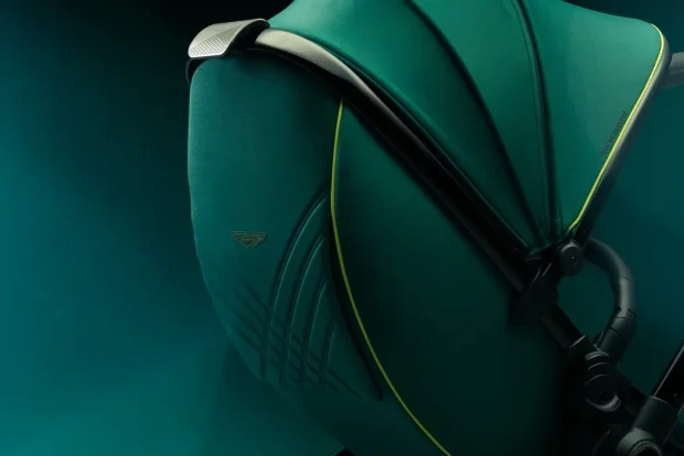 استون مارتین به کار ساخت کالسکه لوکس زد+ عکس 4 استون مارتین به کار ساخت کالسکه لوکس زد+ عکس