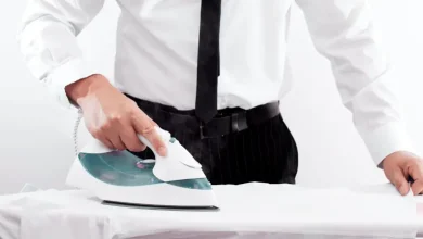 راهنمای حرفه‌ای اتو کشیدن و تا کردن پیراهن و تی‌شرت