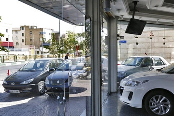بازار خودرو ترمز برید؛ رشد قیمت خودرو ادامه دارد