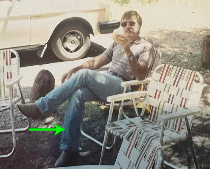 نحوه اتو کردن شلوار جین بدون آسیبدیدگی؛ ترفندهای ساده و کاربردی 4 نحوه اتو کردن شلوار جین بدون آسیبدیدگی؛ ترفندهای ساده و کاربردی