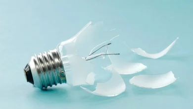 آموزش تصویری بیرون آوردن لامپ شکسته از سرپیچ 11 آموزش تصویری بیرون آوردن لامپ شکسته از سرپیچ