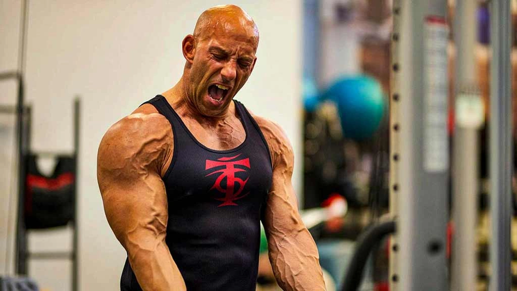 پمپ عضلانی چیست| آیا دم کردن عضلات به عضلهسازی کمک میکند؟ 5 دم کردن عضلات یا پمپ عضلانی چیست؟