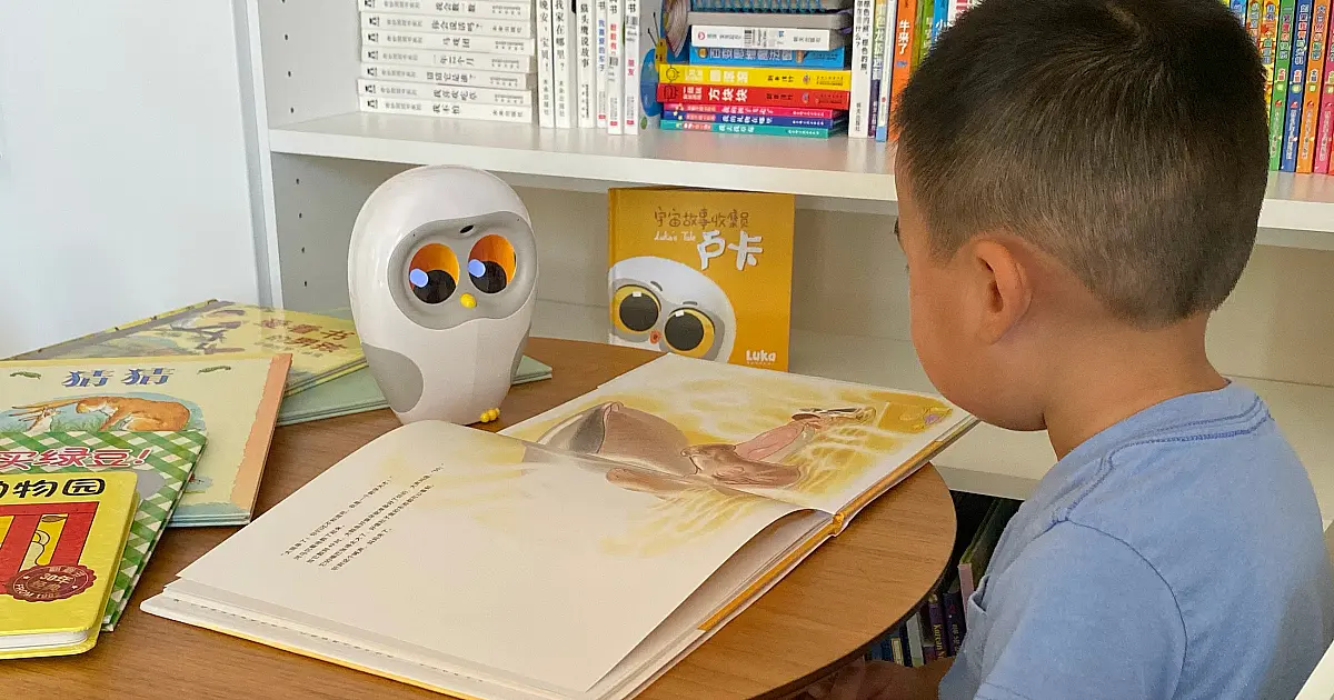 با این ربات کتابخوان مثل اعضای خانواده رفتار شد 2 با این ربات کتابخوان مثل اعضای خانواده رفتار شد