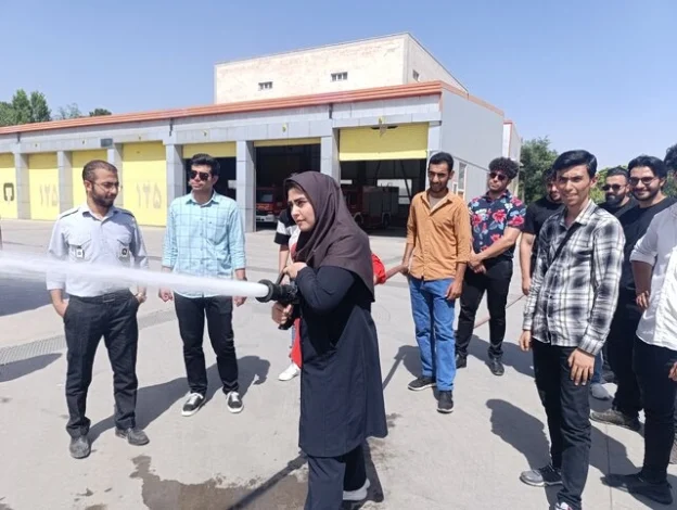 این دانشگاه تنها دانشگاه تخصصی آتشنشانی کشور است 1 این دانشگاه تنها دانشگاه تخصصی آتشنشانی کشور است
