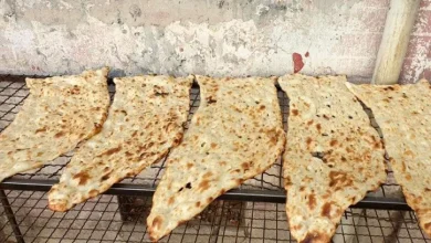 با تراول ۵۰ تومانی تنها میشود دو نان سنگک خرید! 5 با تراول ۵۰ تومانی میشه دوتا نون سنگک خرید!