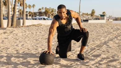 نگاهی به تمرین با جلیقه وزنه‌دار؛ ابزار تمرینی موثر یا چالشی غیرضروری برای بدن؟