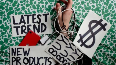 خطرات مصرفگرایی برای سلامت روان: چرا ترندهای زودگذر ما را اسیر میکنند؟ 5 خطرات مصرفگرایی برای سلامت روان: چرا ترندهای زودگذر ما را اسیر میکنند؟