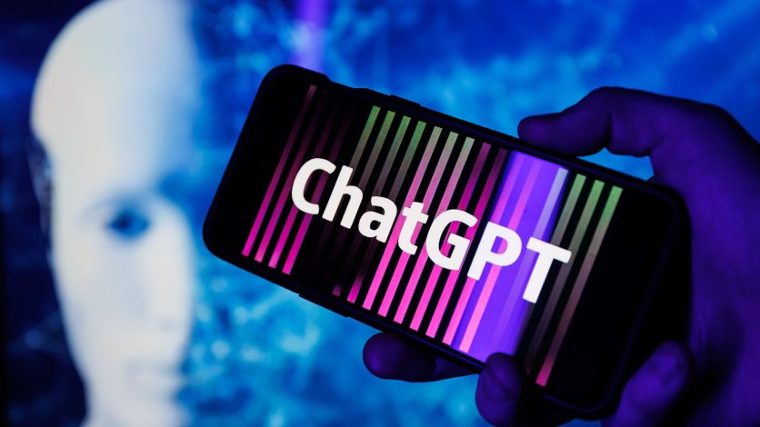 افت کیفیت نسخه رایگان ChatGPT؛ استراتژی OpenAI برای ترغیب کاربران به خرید اشتراک پلاس؟ 1 افت کیفیت نسخه رایگان ChatGPT؛ استراتژی OpenAI برای ترغیب کاربران به خرید اشتراک پلاس؟