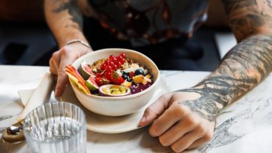 حقیقت دربارۀ رژیمهای غذایی پرطرفدار: چه غذاهایی واقعاً ما را از بیماریها محافظت میکنند؟ 7 حقیقت دربارۀ رژیمهای غذایی پرطرفدار: چه غذاهایی واقعاً ما را از بیماریها محافظت میکنند؟