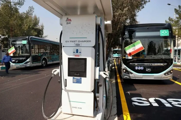 افتتاح بزرگترین جایگاه شارژ خودروهای برقی در تهران