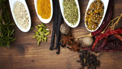 ۵ ادویه‌ و گیاه با خواص شگفت‌انگیز برای رفع مشکلات گوارشی