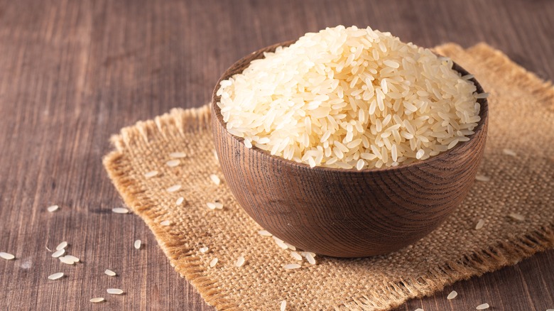 چگونه برنج تازه را از برنج کهنه تشخیص دهیم؟