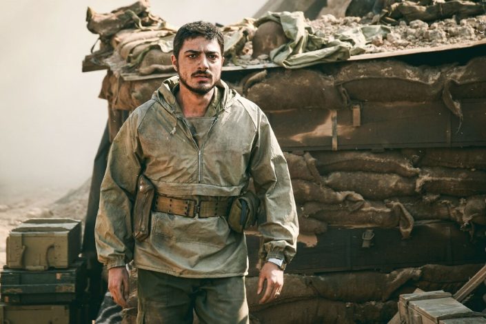 «مجنون» با فروش قابلتوجه در هفته نخست اکران، پوستر تازه خود را منتشر کرد 1 «مجنون» با فروش قابلتوجه در هفته نخست اکران، پوستر تازه خود را منتشر کرد