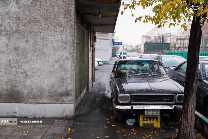 خودروهای رهاشده در خیابان توسط پلیس جمع آوری می‌شوند