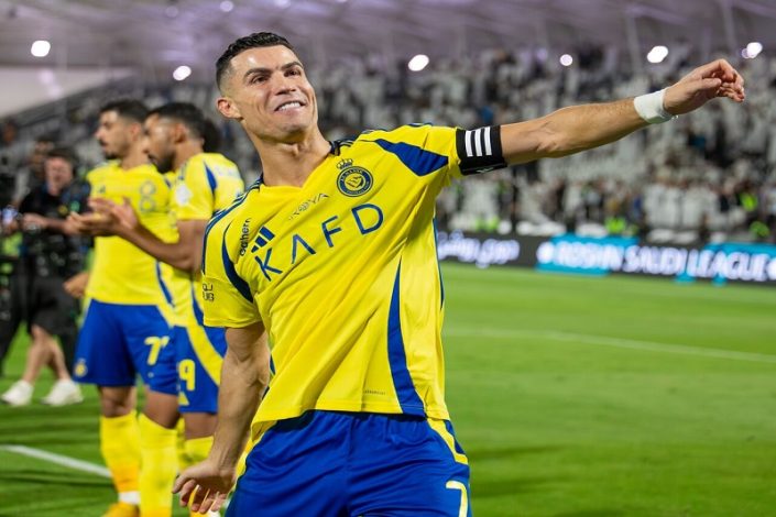 رونالدو اولین فوتبالیست میلیاردر دنیا شد