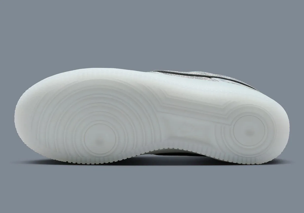 کفش نایک کوبی برایانت لنتیکولار؛ جدیدترین مدل Air Force 1 5 کفش نایک کوبی برایانت لنتیکولار؛ جدیدترین مدل Air Force 1