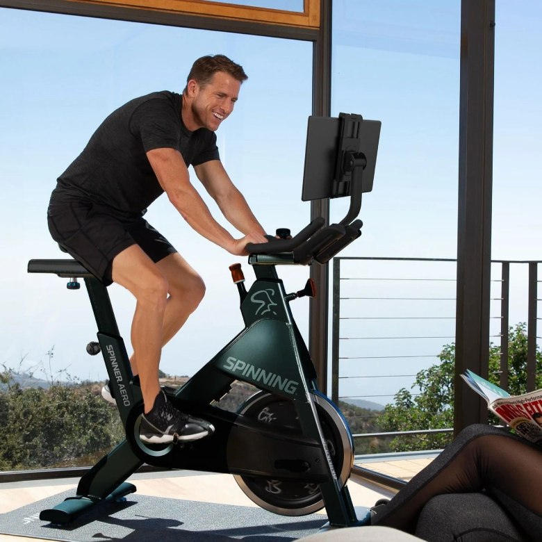 دوچرخه ثابت برای مردان 2 تأثیر دوچرخه ثابت بر عضلات آقایان