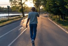 آشنایی با فواید پیاده روی روزانه و منظم؛ آیا واقعا به 10 هزار قدم در روز نیاز داریم؟ 5 آشنایی با فواید پیاده روی روزانه و منظم