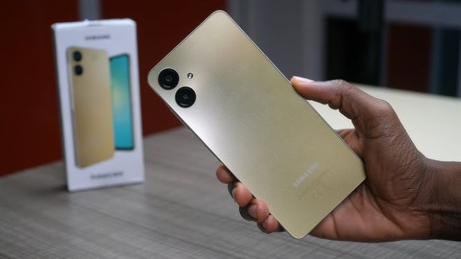 آپدیت One UI 8.5 برای گلکسی A06 سامسونگ